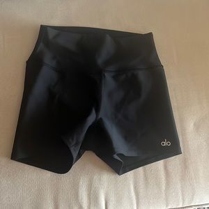 Alo 3” biker shorts